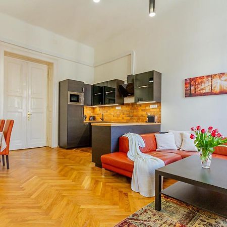 Supercentral Boutique Suite Budapest Exterior photo