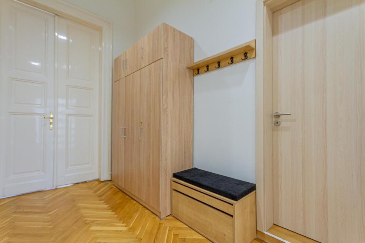 Supercentral Boutique Suite Budapest Exterior photo